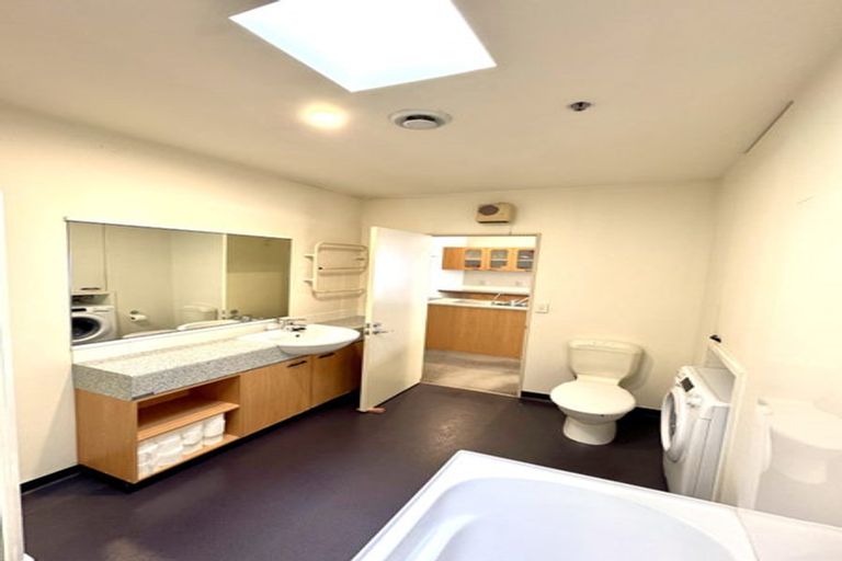 Photo of property in Hume House, 31/152u The Terrace, Wellington Central, Wellington, 6011
