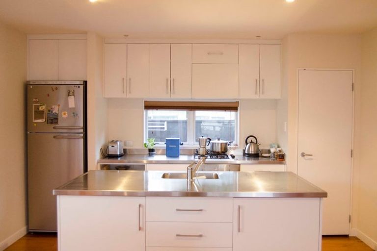 Photo of property in 19f3 Burnham Street, Seatoun, Wellington, 6022