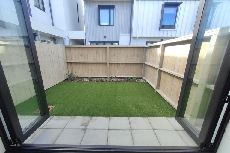 Photo of property in 65a/6 Hogans Road, Glenfield, Auckland, 0629