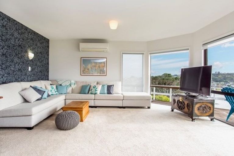 Photo of property in 85 Tiri Road, Tindalls Beach, Whangaparaoa, 0930