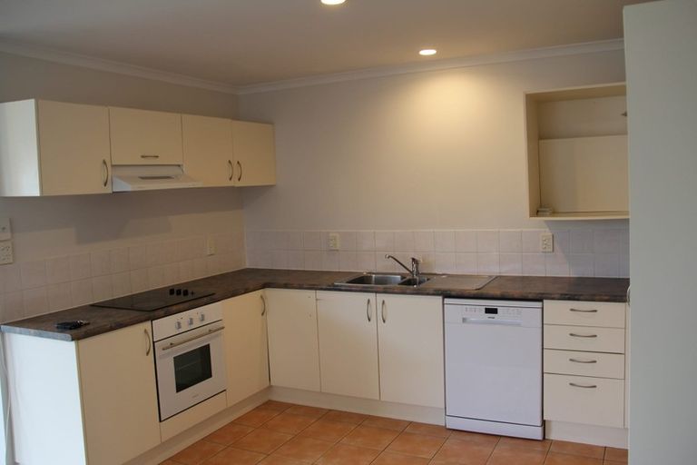 Photo of property in 28 Les Marston Place, Pukekohe, 2120