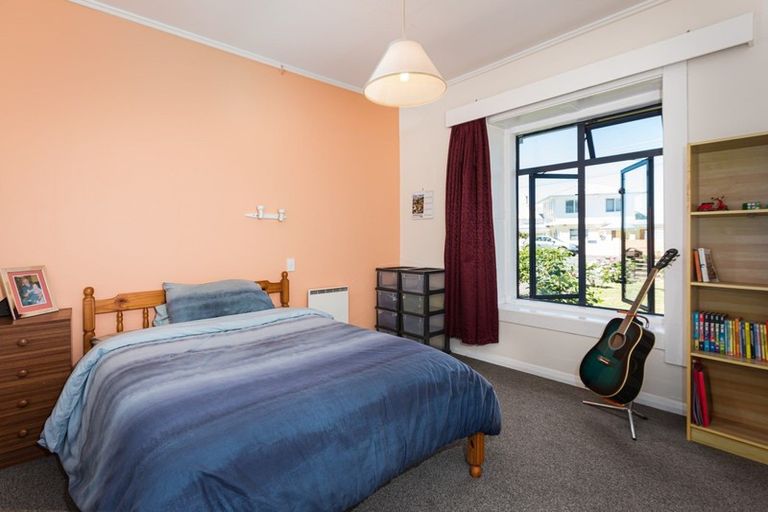 Photo of property in 28 Church Street, Waipawa, 4210