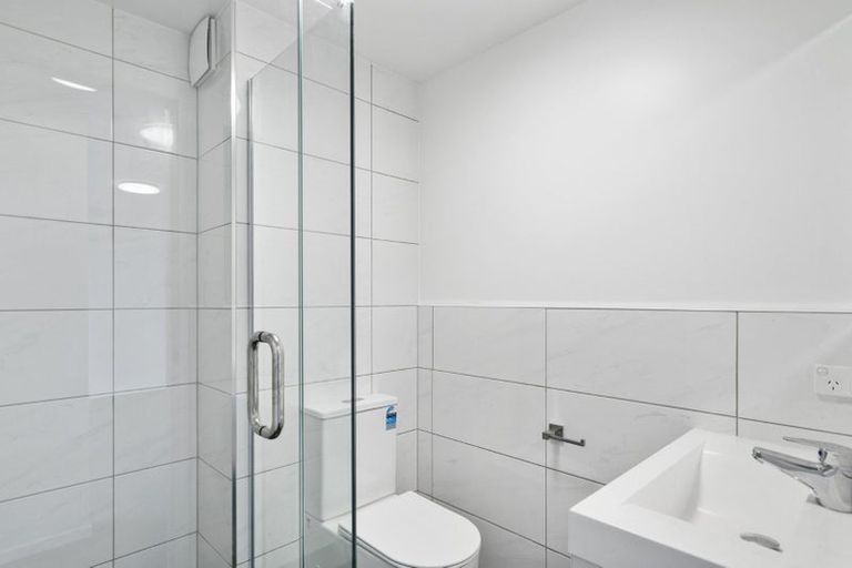 Photo of property in 1h/4045 Great North Road, Glen Eden, Auckland, 0602