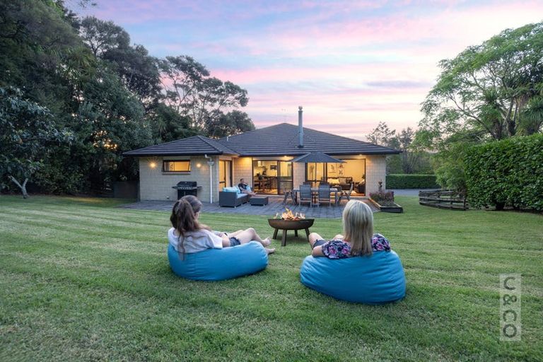 Photo of property in 9 Buttercup Place, Waimauku, 0812