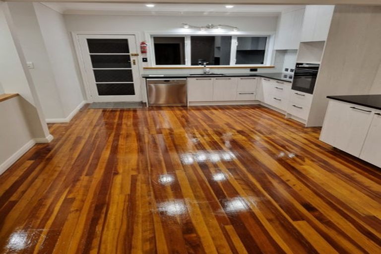 Photo of property in 2/3 Aorangi Place, Birkenhead, Auckland, 0626