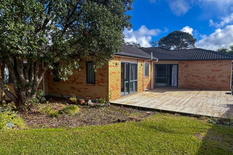 Photo of property in 5 Holsten Place, Massey, Auckland, 0614