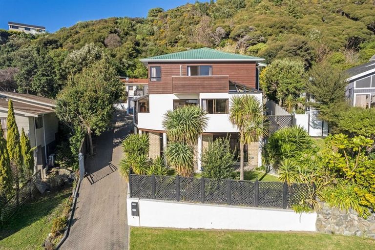Photo of property in 27 Leeward Drive, Whitby, Porirua, 5024