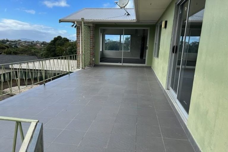 Photo of property in 53 Onewa Road, Northcote, Auckland, 0627