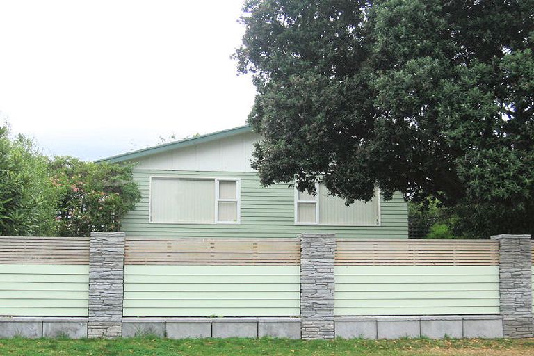 Photo of property in 4 Teoti Street, Paraparaumu Beach, Paraparaumu, 5032