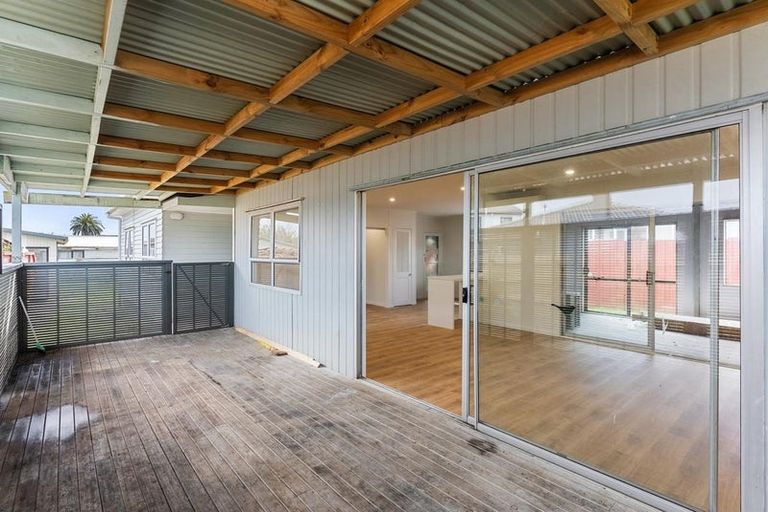 Photo of property in 32 Idlewild Avenue, Mangere, Auckland, 2022