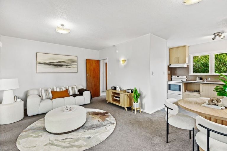 Photo of property in 3/133 Shakespeare Road, Milford, Auckland, 0620