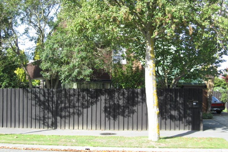 Photo of property in 2/35 Solway Avenue, Ilam, Christchurch, 8041
