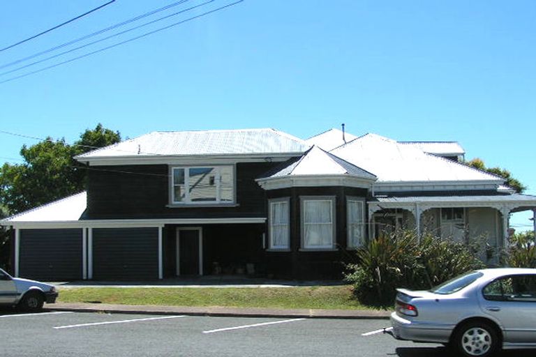 Photo of property in 3 Rodney Road, Northcote Point, Auckland, 0627
