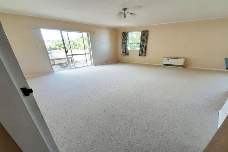 Photo of property in 25 Hartford Crescent, Totara Park, Upper Hutt, 5018