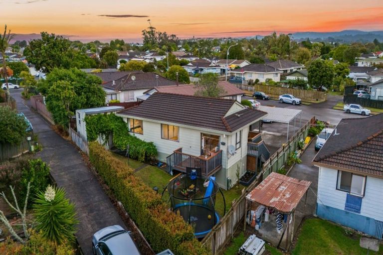 Photo of property in 239 Waitemata Drive, Ranui, Auckland, 0612