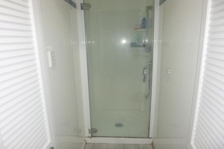 Photo of property in 6 Wyndham Road, Pinehaven, Upper Hutt, 5019