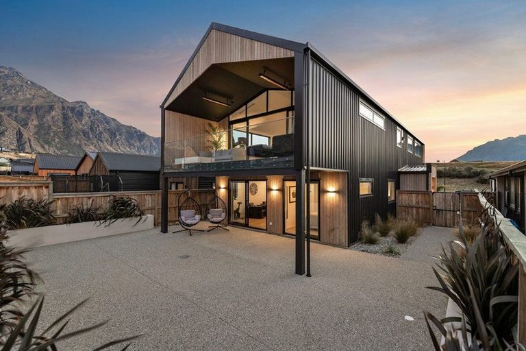 Photo of property in 60 Muster Road, Jacks Point, 9371