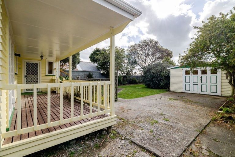 Photo of property in 38 Peters Avenue, Cloverlea, Palmerston North, 4412