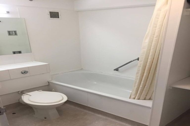 Photo of property in Capital Hill Apartments, 15/54u Hill Street, Thorndon, Wellington, 6011