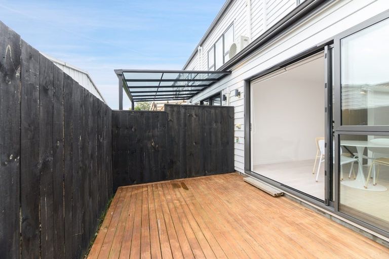 Photo of property in 4/35 Hogans Road, Glenfield, Auckland, 0629