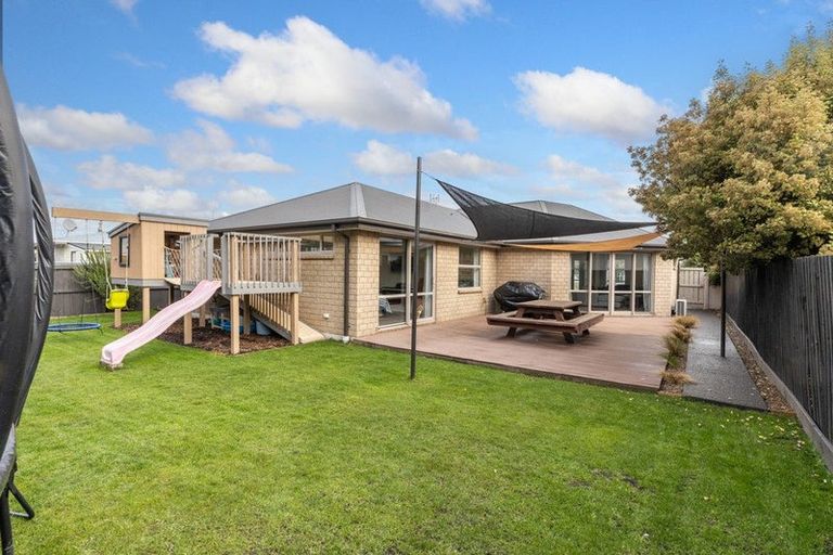 Photo of property in 18 Thurso Place, New Brighton, Christchurch, 8083