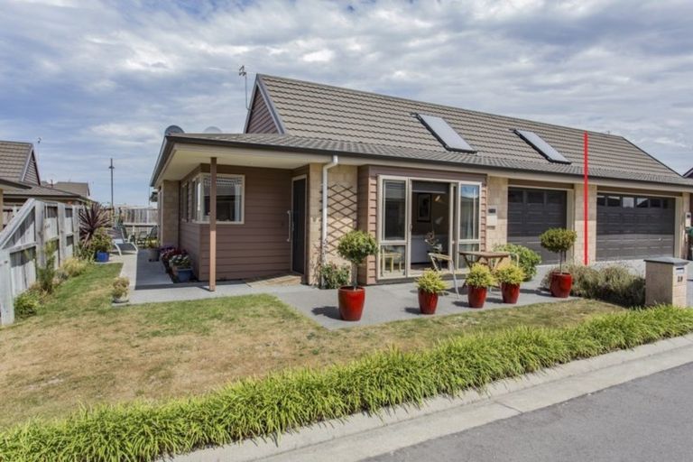 Photo of property in 3 Reeves Road, Rangiora, 7400
