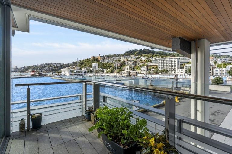Photo of property in Clyde Quay Wharf, 1a/7 Clyde Quay Wharf, Te Aro, Wellington, 6011