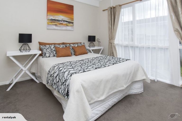 Photo of property in 15 Megan Avenue, Pakuranga Heights, Auckland, 2010