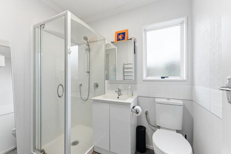 Photo of property in 4 Coromandel Court, Roslyn, Palmerston North, 4414