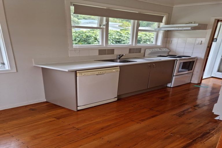 Photo of property in 3 Voltaire Street, Karori, Wellington, 6012