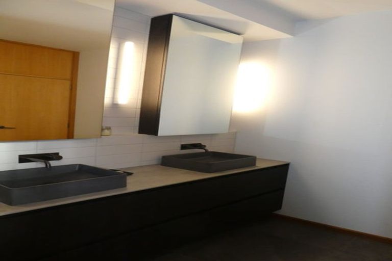 Photo of property in 61 Karepa Street, Brooklyn, Wellington, 6021