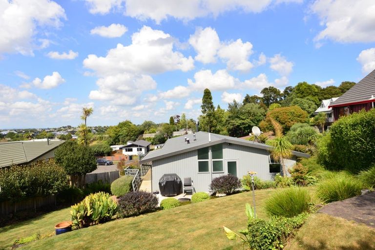 Photo of property in 16 Esmae Place, Dinsdale, Hamilton, 3204