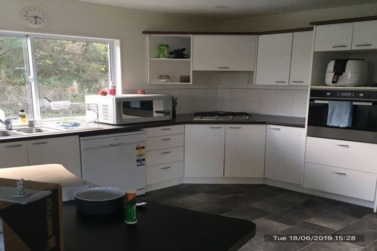 Photo of property in 24d Chastudon Place, Tawa, Wellington, 5028