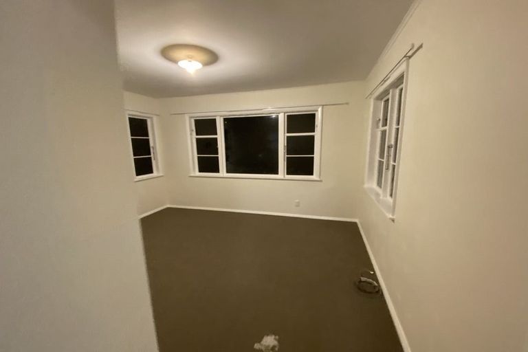 Photo of property in 158f1 Newlands Road, Newlands, Wellington, 6037