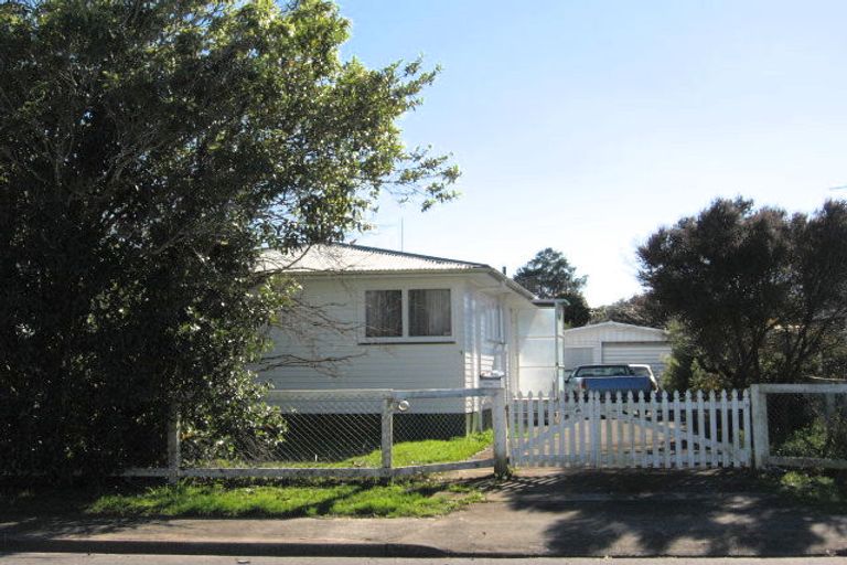 Photo of property in 9 President Avenue, Papakura, 2110
