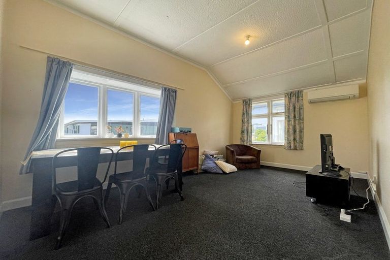 Photo of property in 17 Hankey Street, Mount Cook, Wellington, 6011