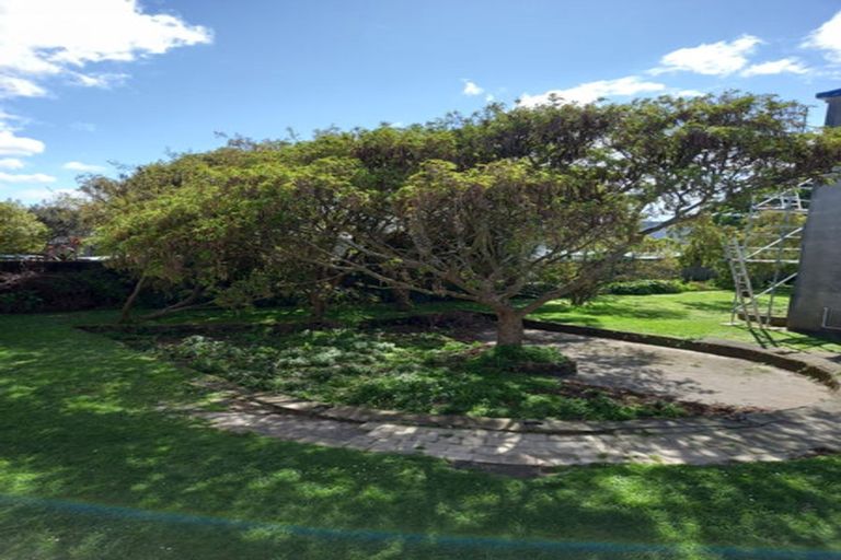 Photo of property in 19 Barber Grove, Moera, Lower Hutt, 5010