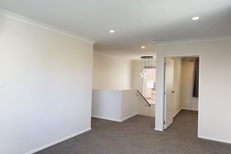 Photo of property in 7a Marco Place, Highland Park, Auckland, 2010
