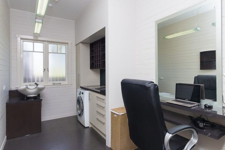 Photo of property in 18 Racecourse Road, Waiuku, 2123