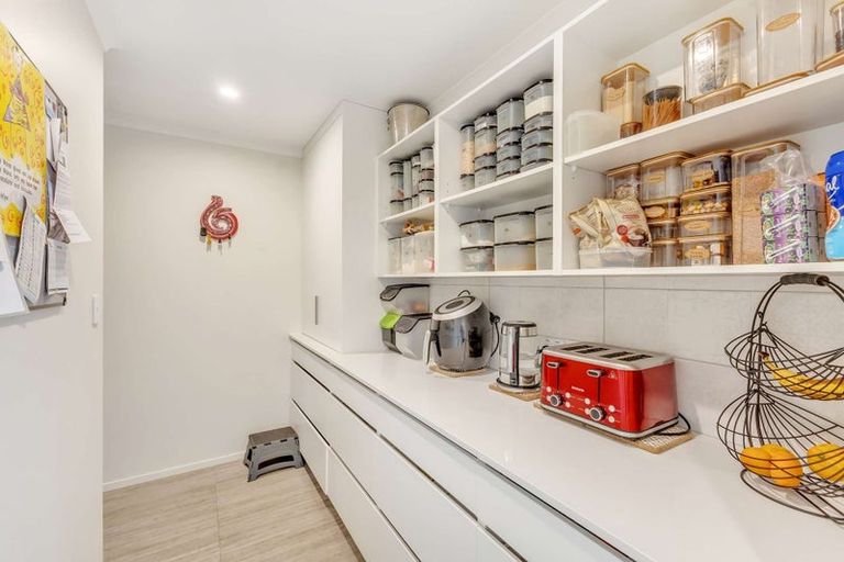 Photo of property in 12 Rehua Place, Waiwhakaiho, New Plymouth, 4312