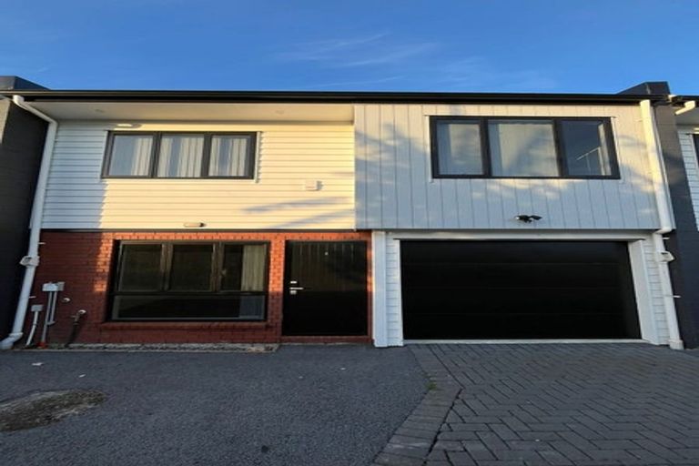 Photo of property in 10b Benton Place, Manurewa, Auckland, 2102