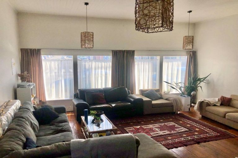 Photo of property in 147a Onepu Road, Lyall Bay, Wellington, 6022