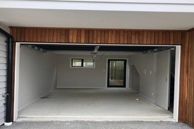 Photo of property in 10 Frankmoore Avenue, Johnsonville, Wellington, 6037