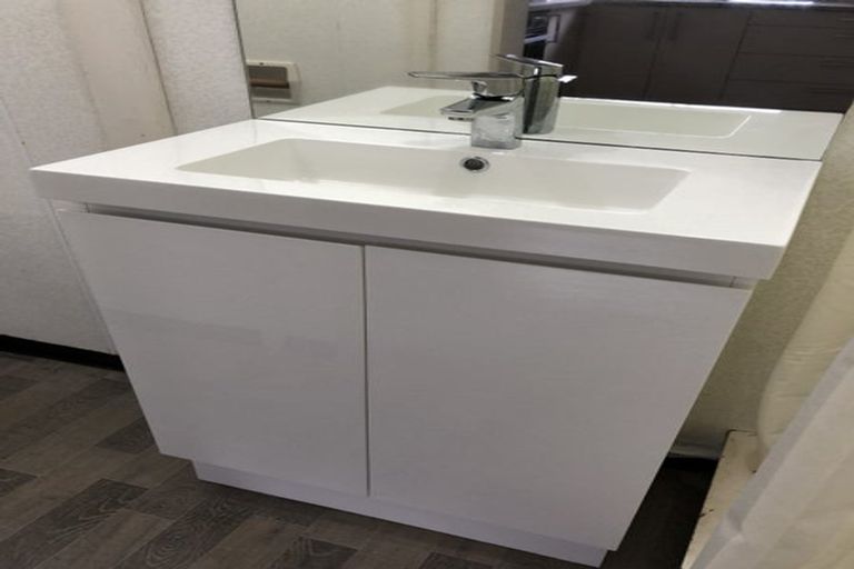 Photo of property in 18 Southern Cross Crescent, Island Bay, Wellington, 6023