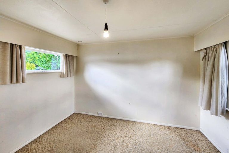 Photo of property in 21 Gibbs Crescent, Wainuiomata, Lower Hutt, 5014
