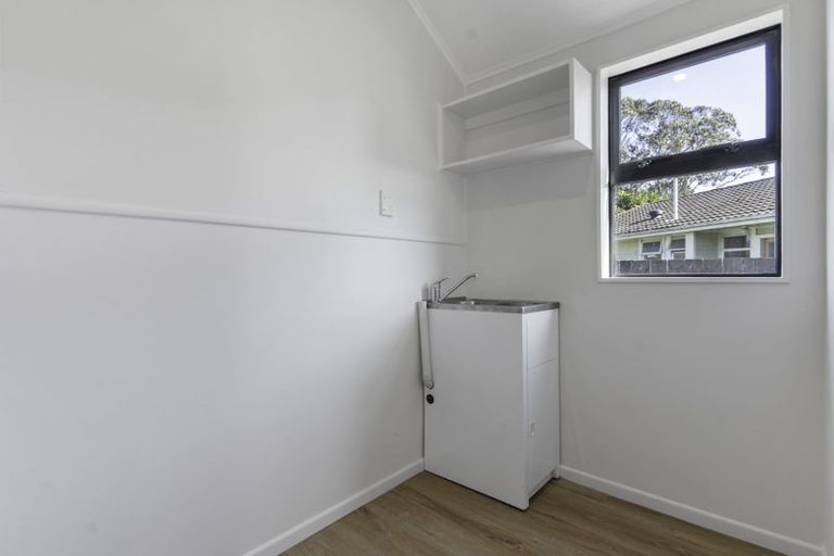 Photo of property in 24 Heyford Close, Mangere, Auckland, 2022