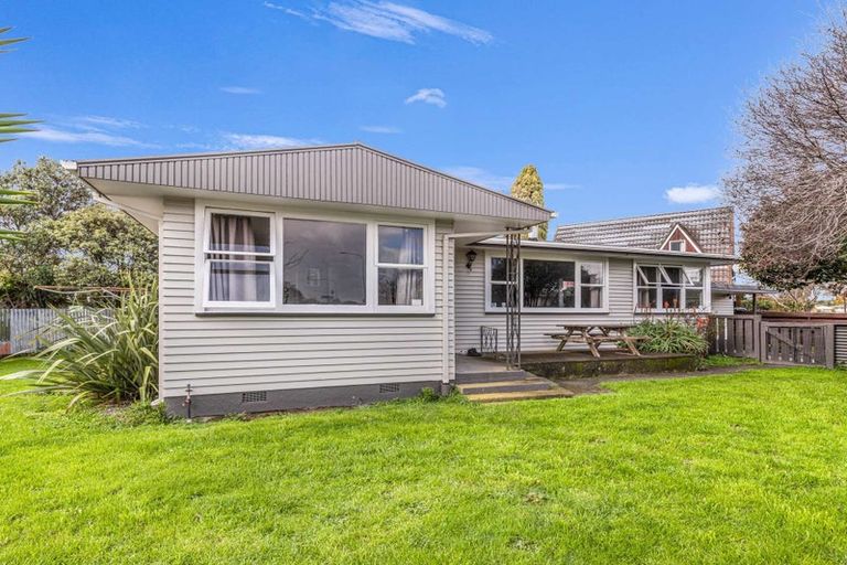 Photo of property in 1 Dampier Avenue, Awapuni, Palmerston North, 4412