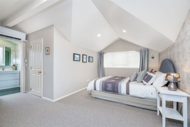 Photo of property in 31 Jubaea Place, Henderson, Auckland, 0610