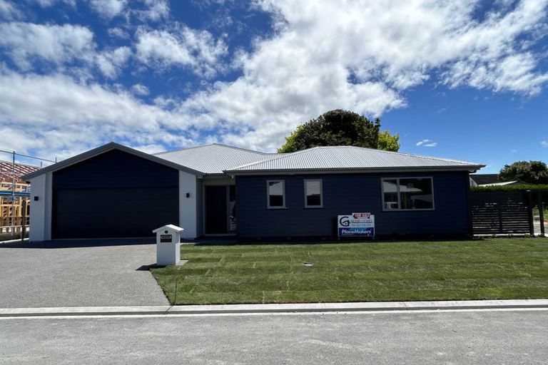 Photo of property in 9 George Yee Place, Taradale, 4112