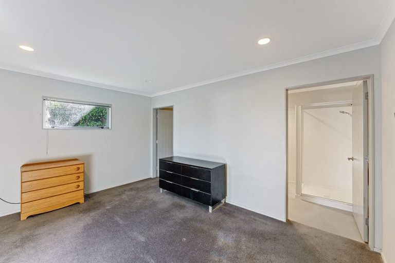 Photo of property in 5 Mohua Street, Waikanae, 5036